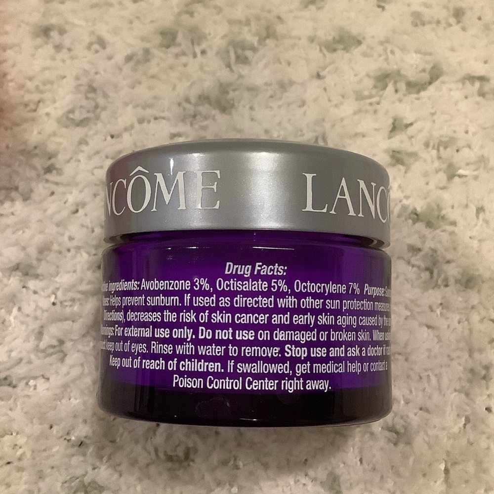 Lancôme Skincare Sample Bundle with Red Satin Pouch NWOT - Picture 10 of 15